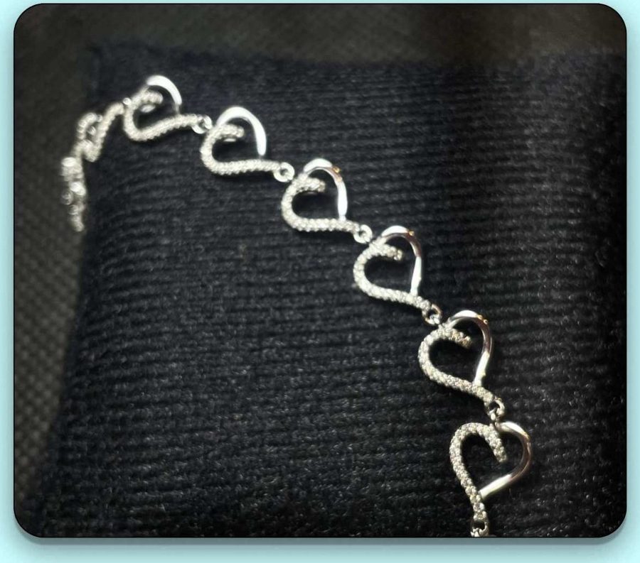 Pulseira corações cravejados